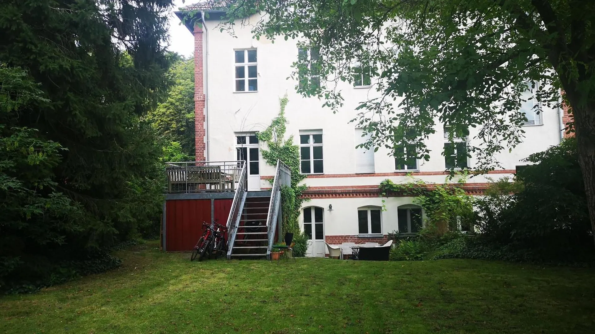 Gruenderzeitvilla In Berlin Zehlendorf Apartment